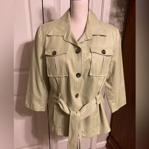 J. Rose Suit jacket size 14 in a kiwi green snake pattern 
With front pockets